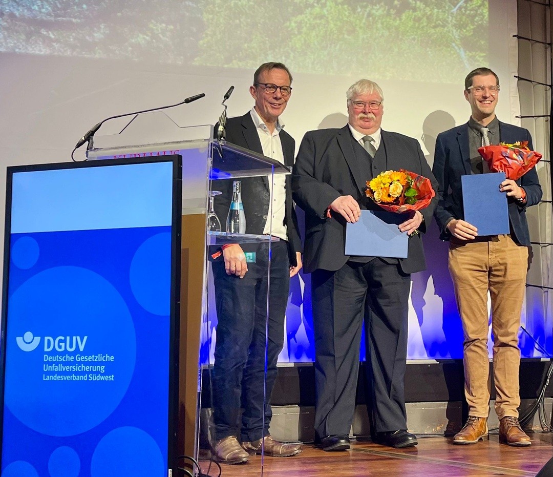 Verleihung des Weller-Forschungspreises. Von links: Herr Dr. Kehl (Weller-Beauftragter) mit den Gewinnern Herrn Dr. Schmidt und Herrn Prof. Dr. Braun